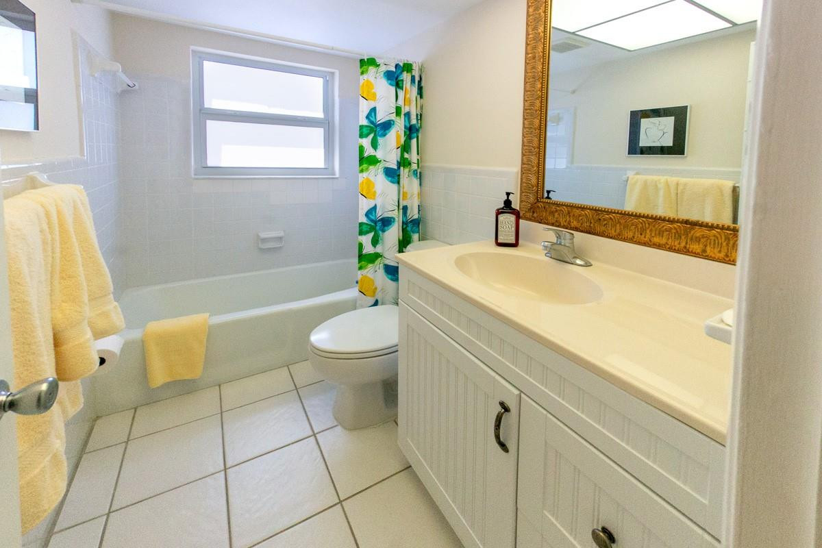 725 N Riverside Dr 301