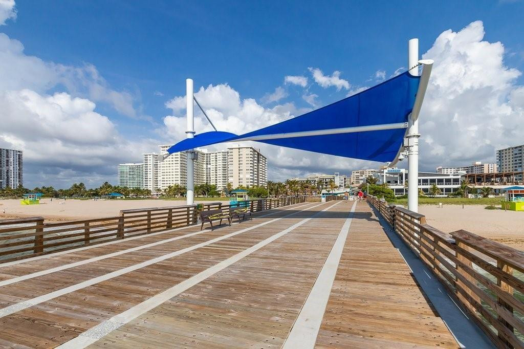 725 N Riverside Dr 301