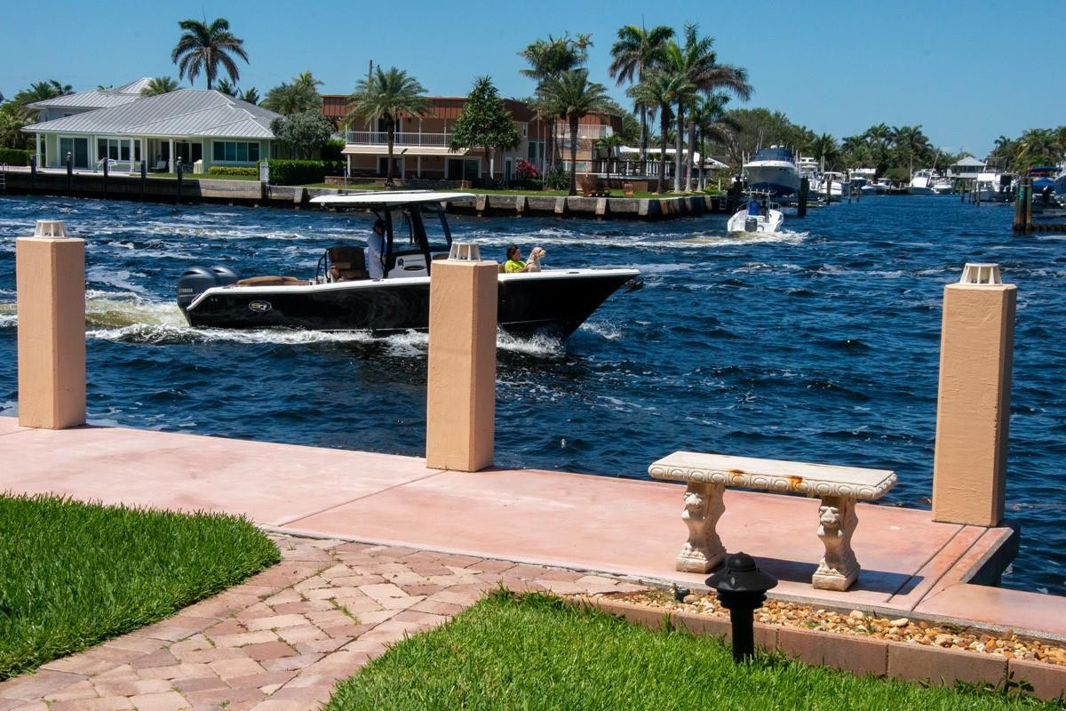 725 N Riverside Dr 301