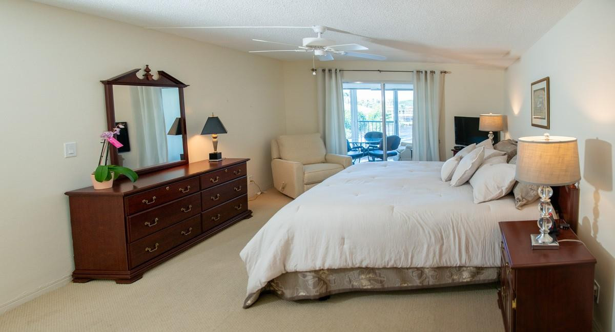 725 N Riverside Dr 301