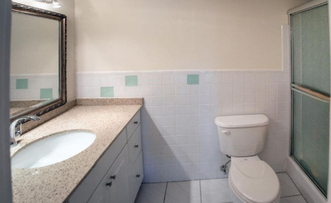 725 N Riverside Dr 301