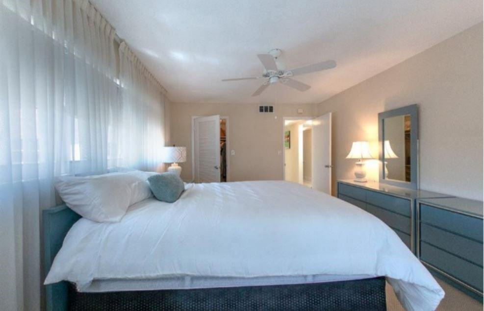 725 N Riverside Dr 301