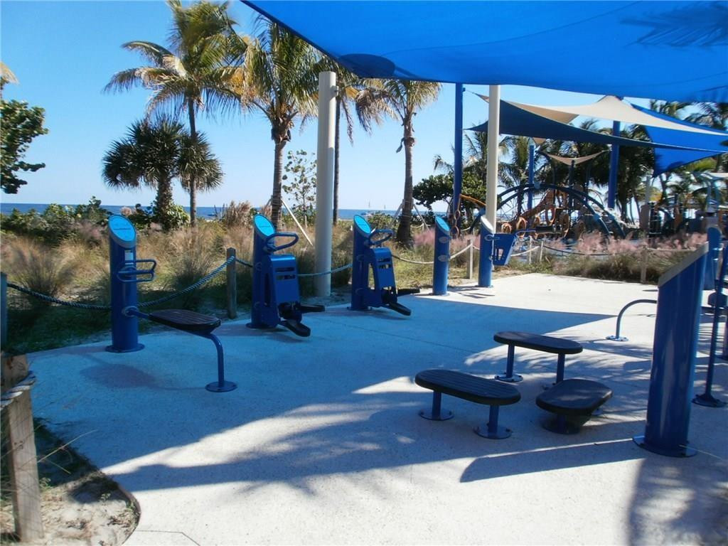 725 N Riverside Dr 301