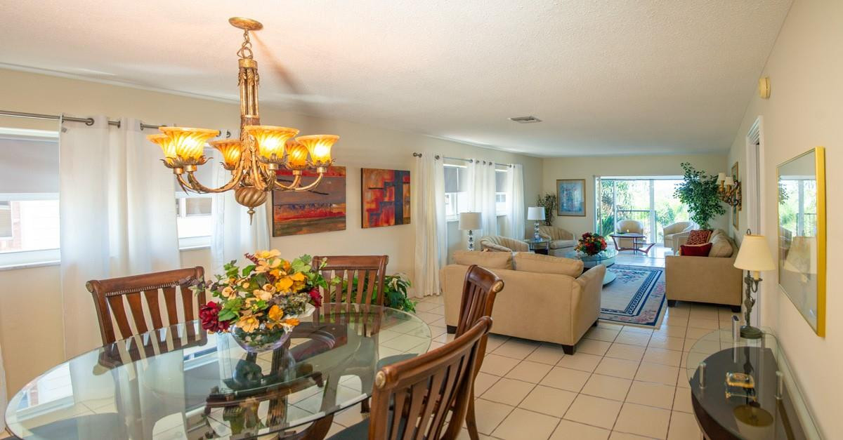 725 N Riverside Dr 301