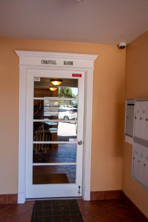 725 N Riverside Dr 301