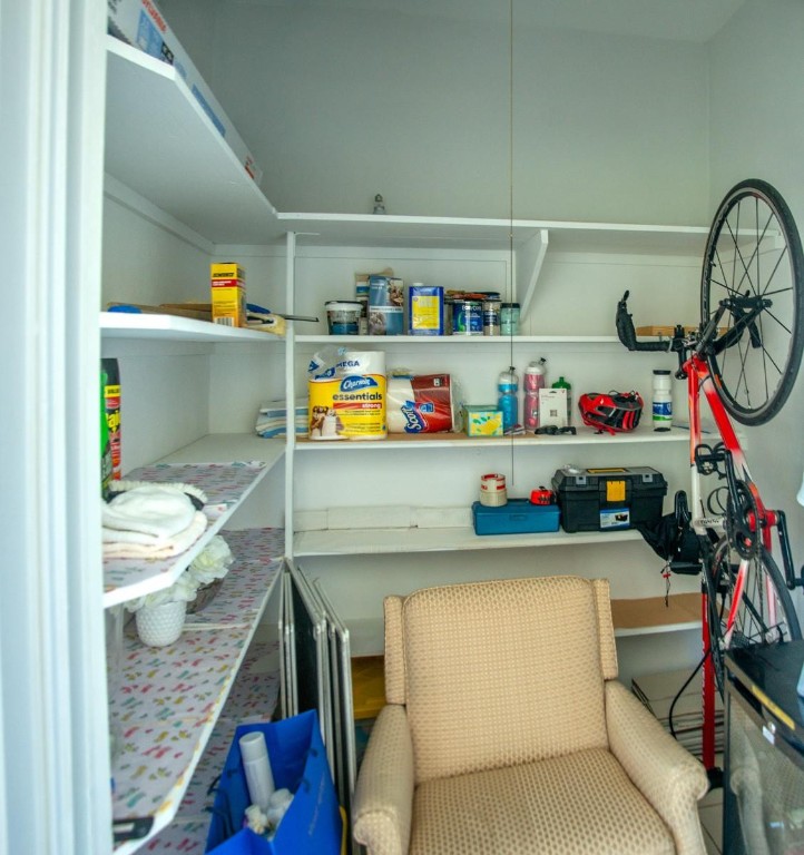 725 N Riverside Dr 301