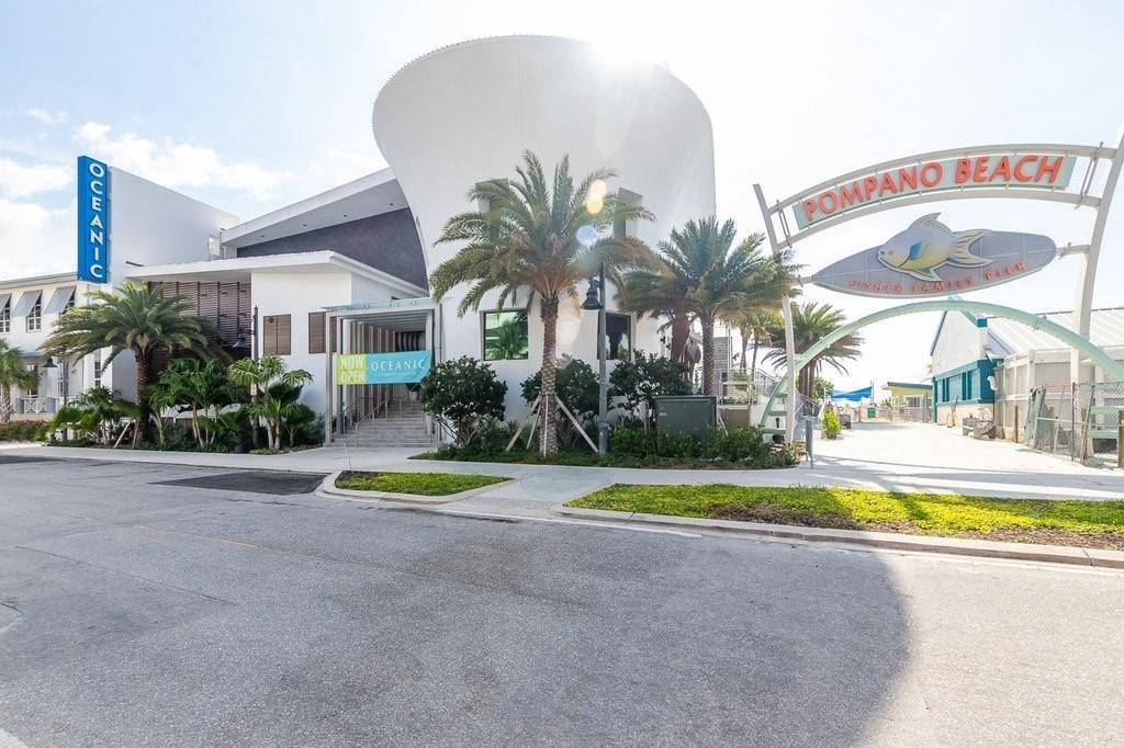 725 N Riverside Dr 301