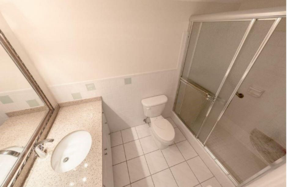 725 N Riverside Dr 301