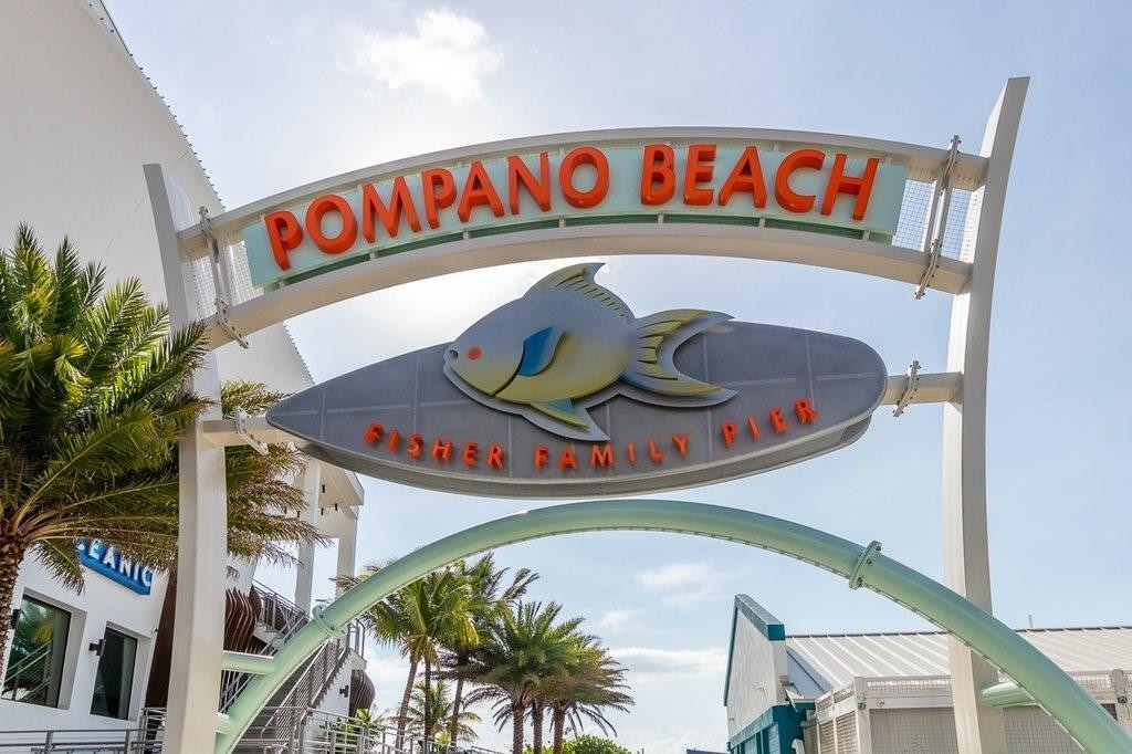 725 N Riverside Dr 301