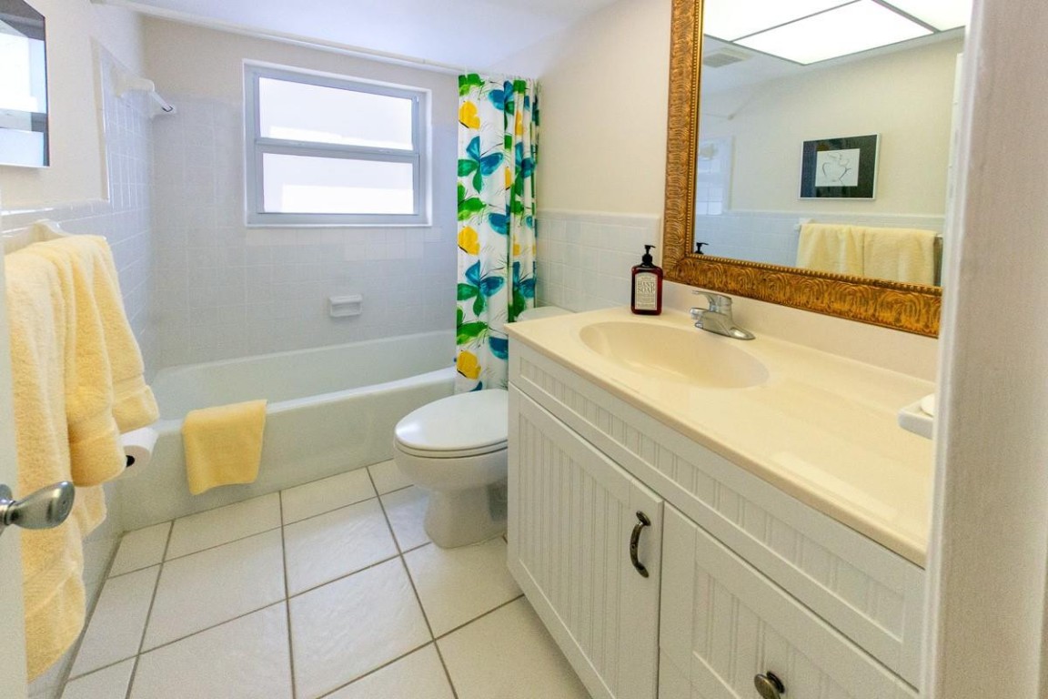 725 N Riverside Dr 301