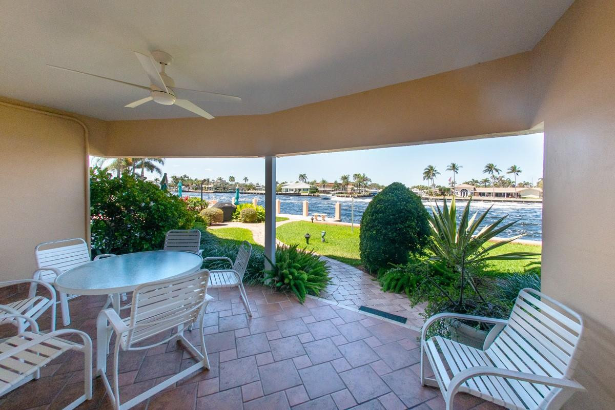 725 N Riverside Dr 301