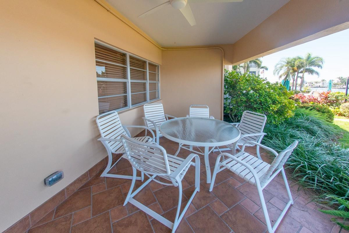 725 N Riverside Dr 301