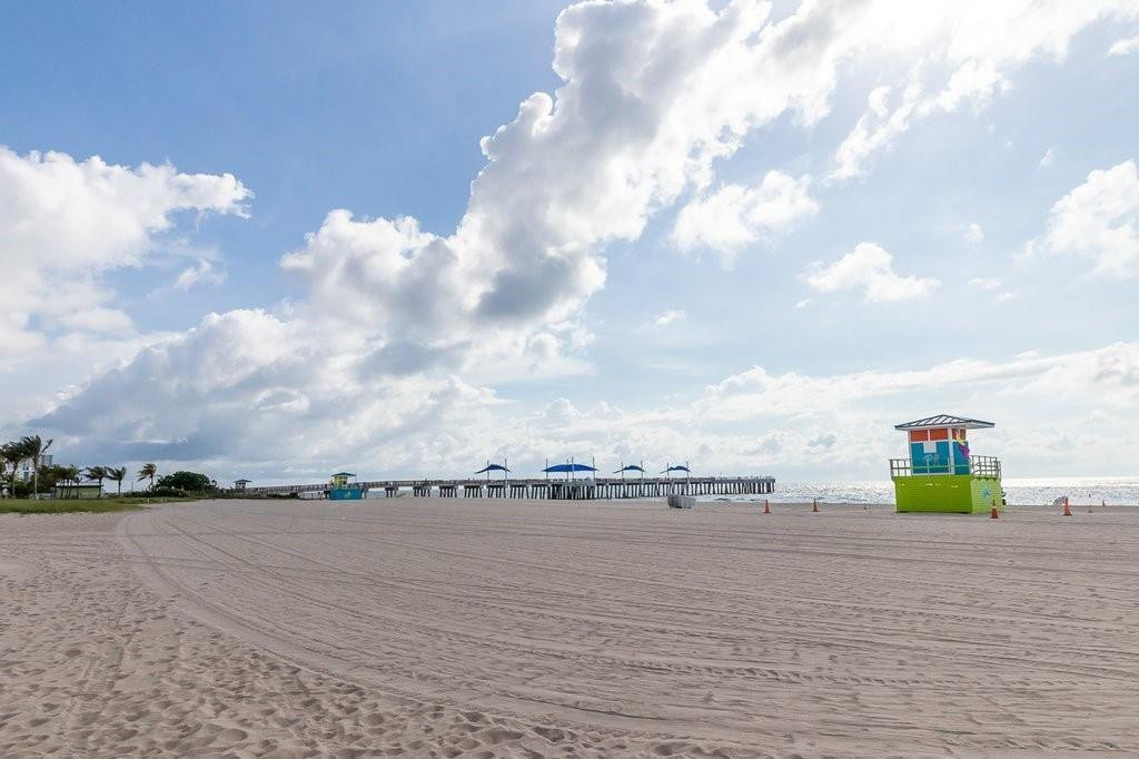 725 N Riverside Dr 301