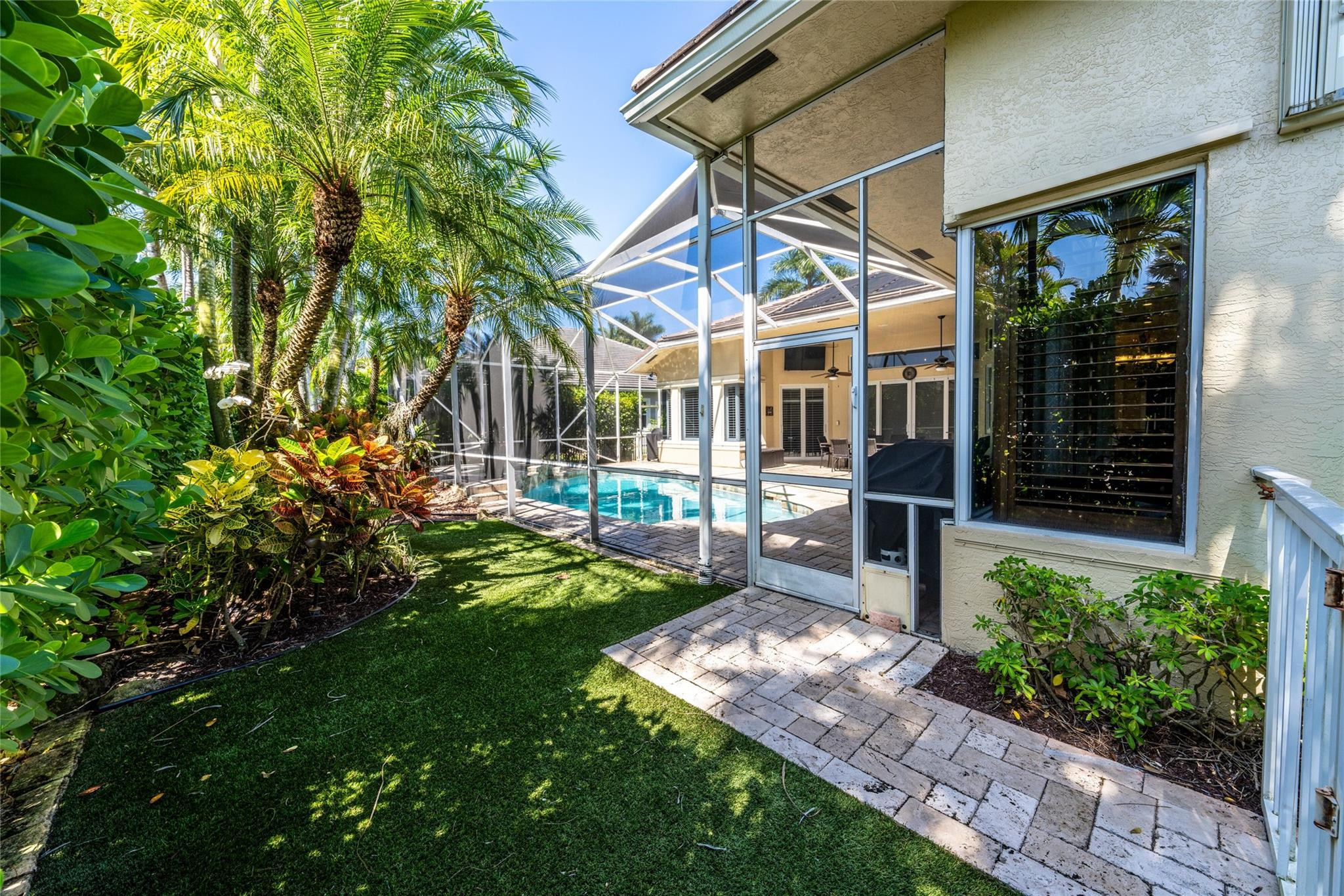 10506 NW 66th St