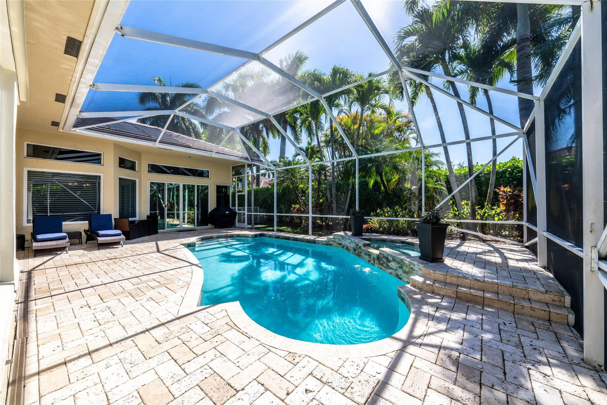 10506 NW 66th St