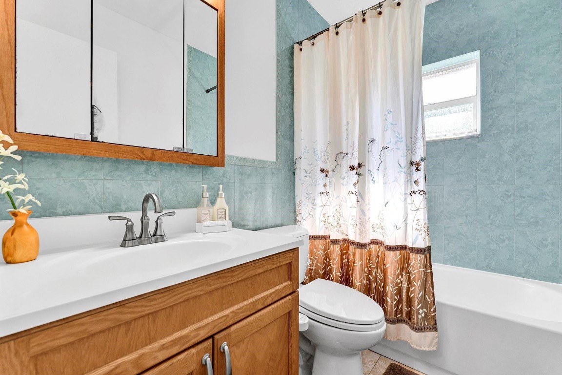 1228 Spring Circle Dr