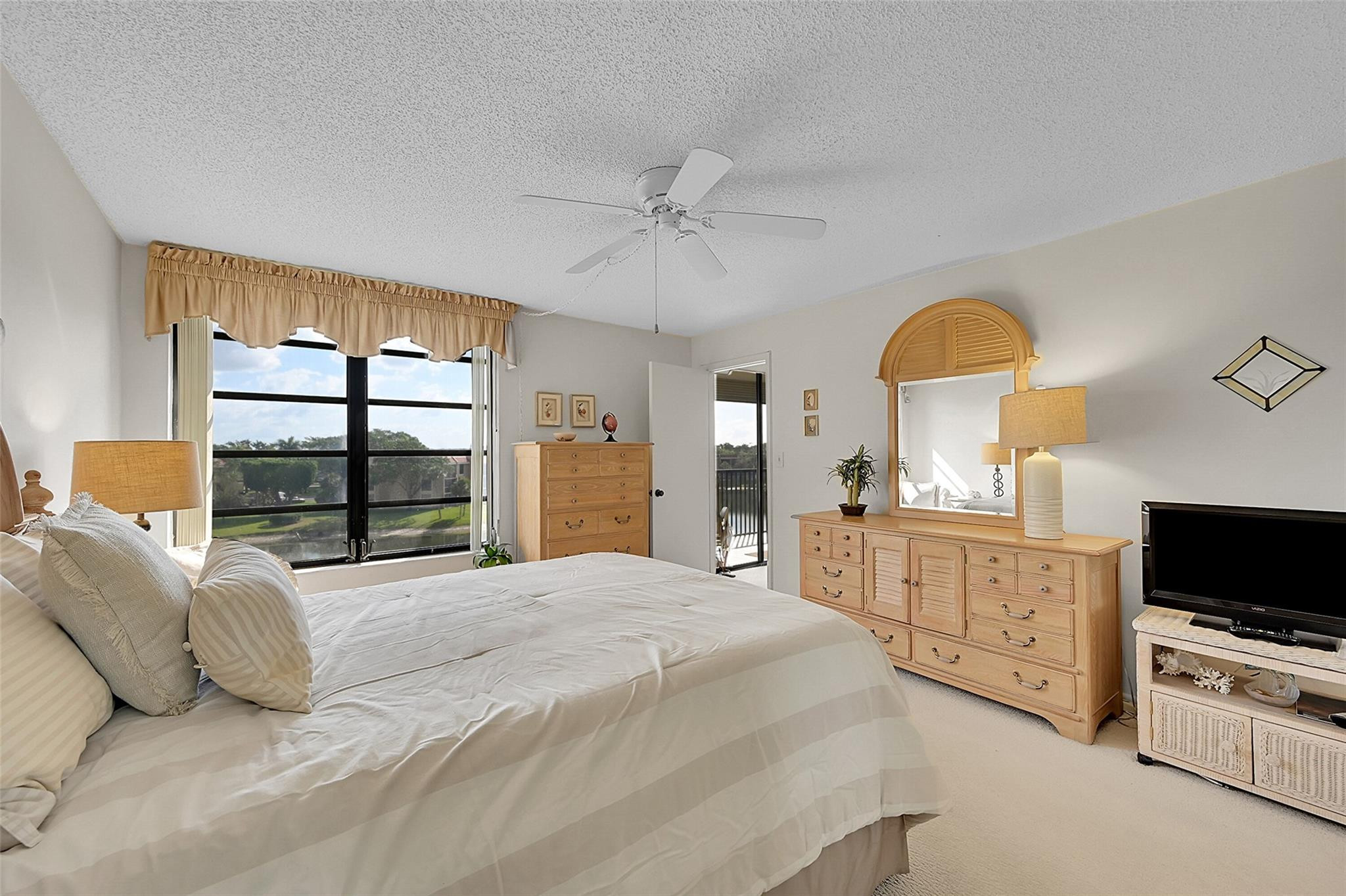 6547 Coral Lake Dr 411