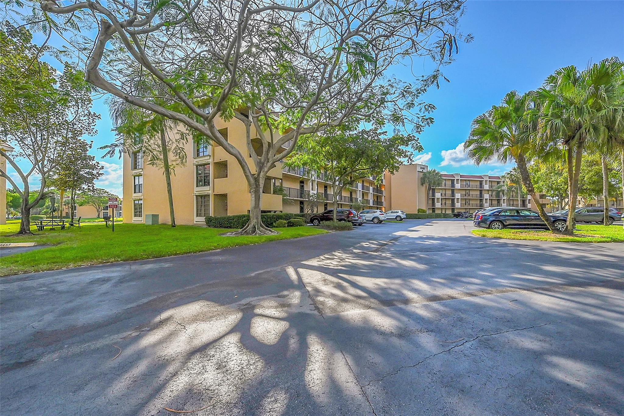 6547 Coral Lake Dr 411