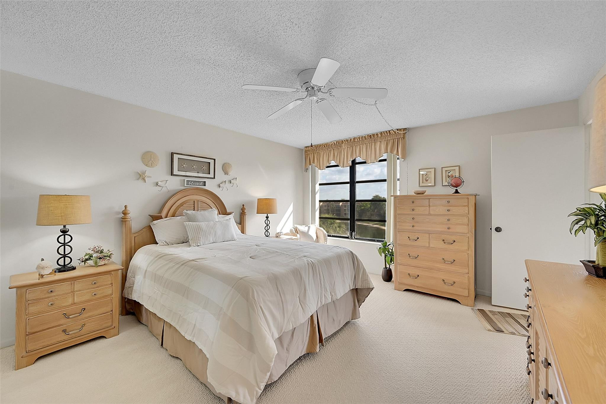 6547 Coral Lake Dr 411