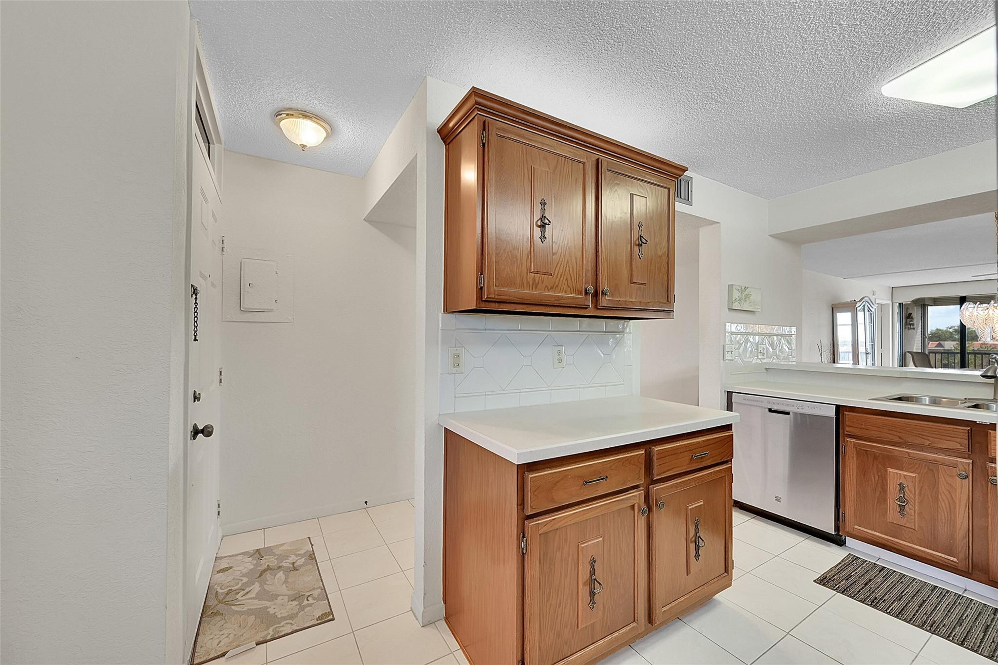 6547 Coral Lake Dr 411