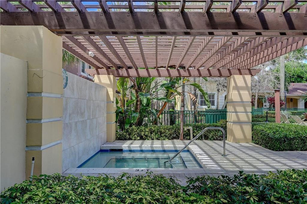6746 W Sample Rd
