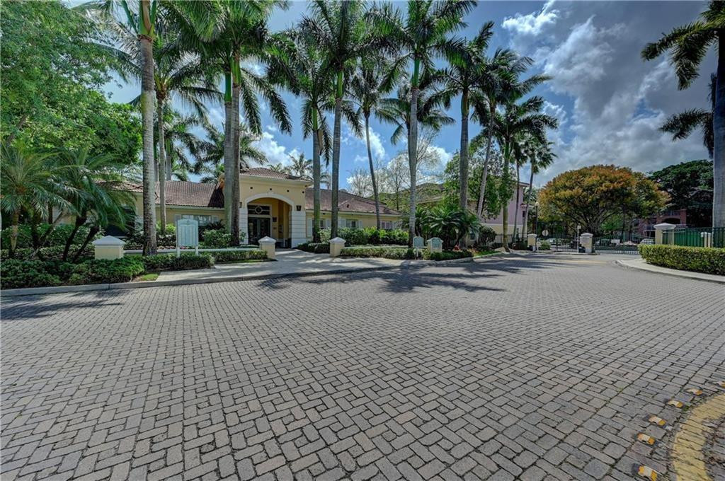 6746 W Sample Rd
