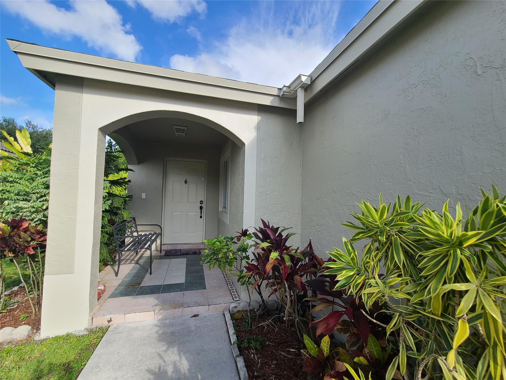 1218 SW 46th Ave