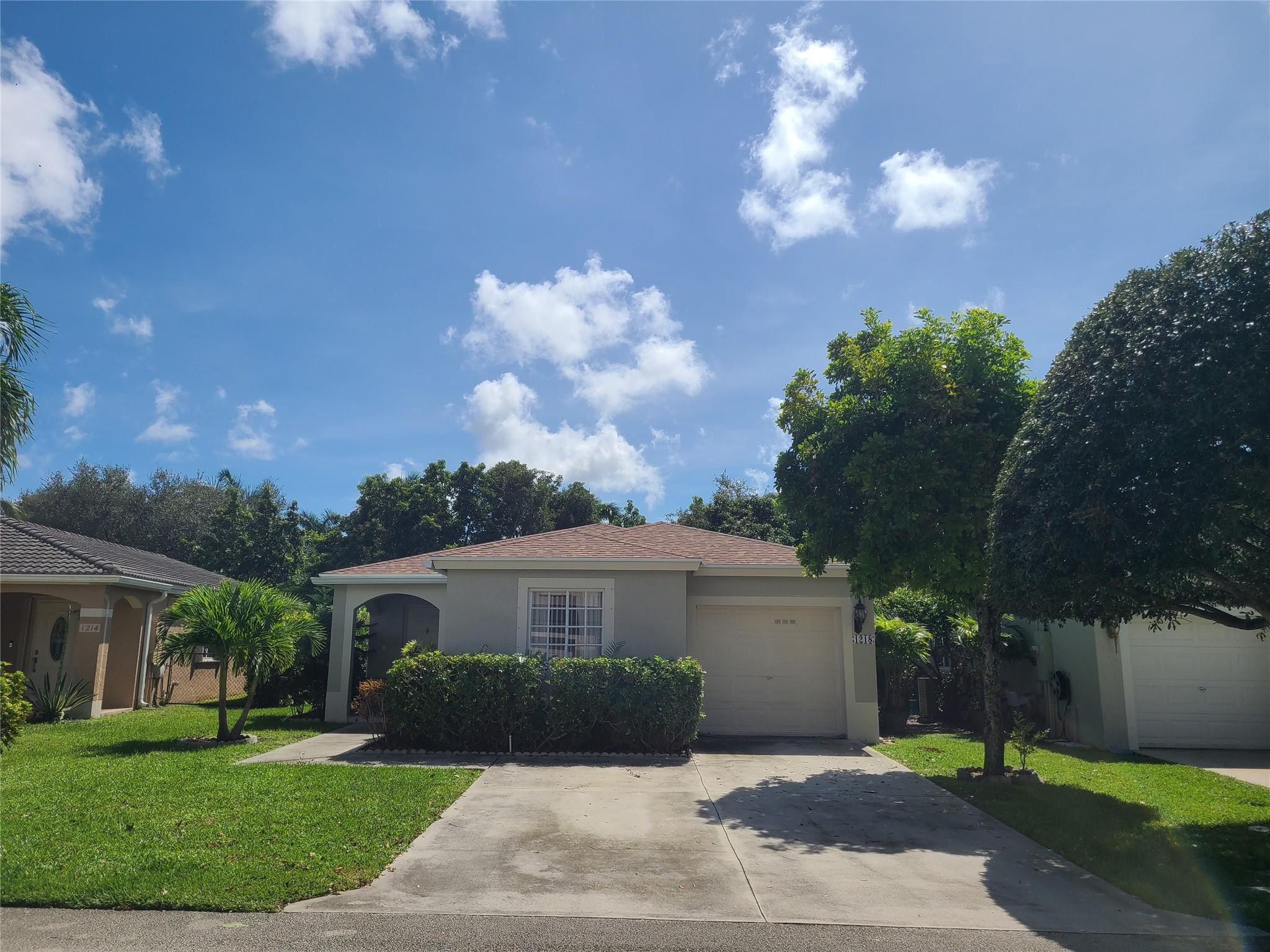 1218 SW 46th Ave