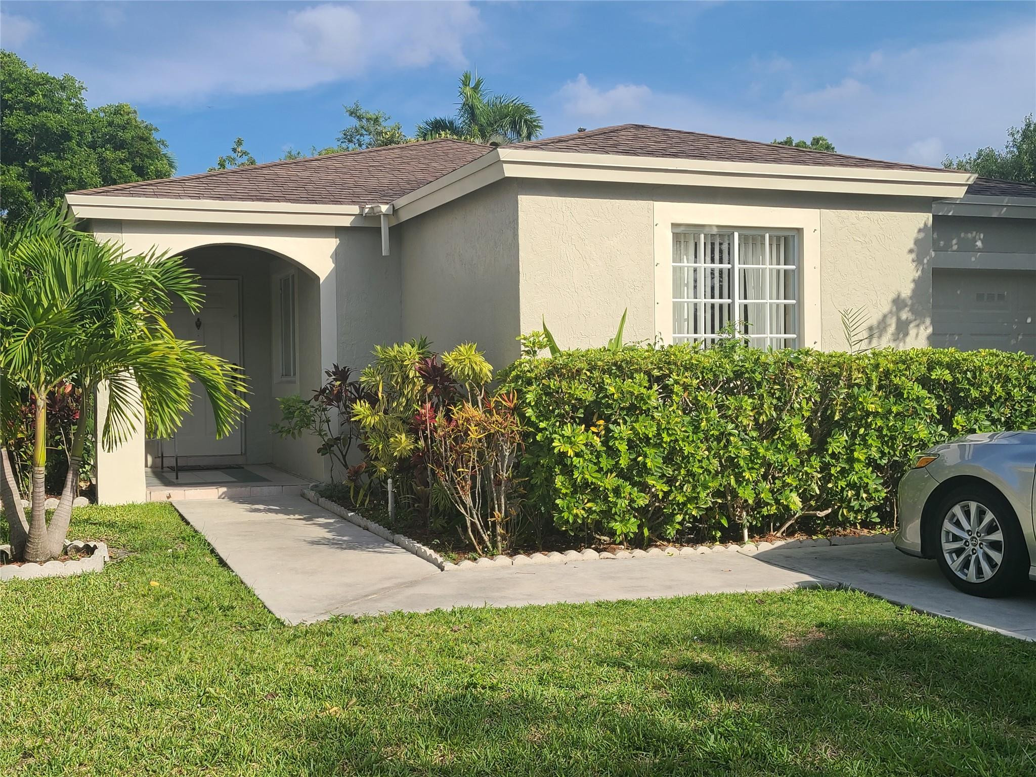 1218 SW 46th Ave