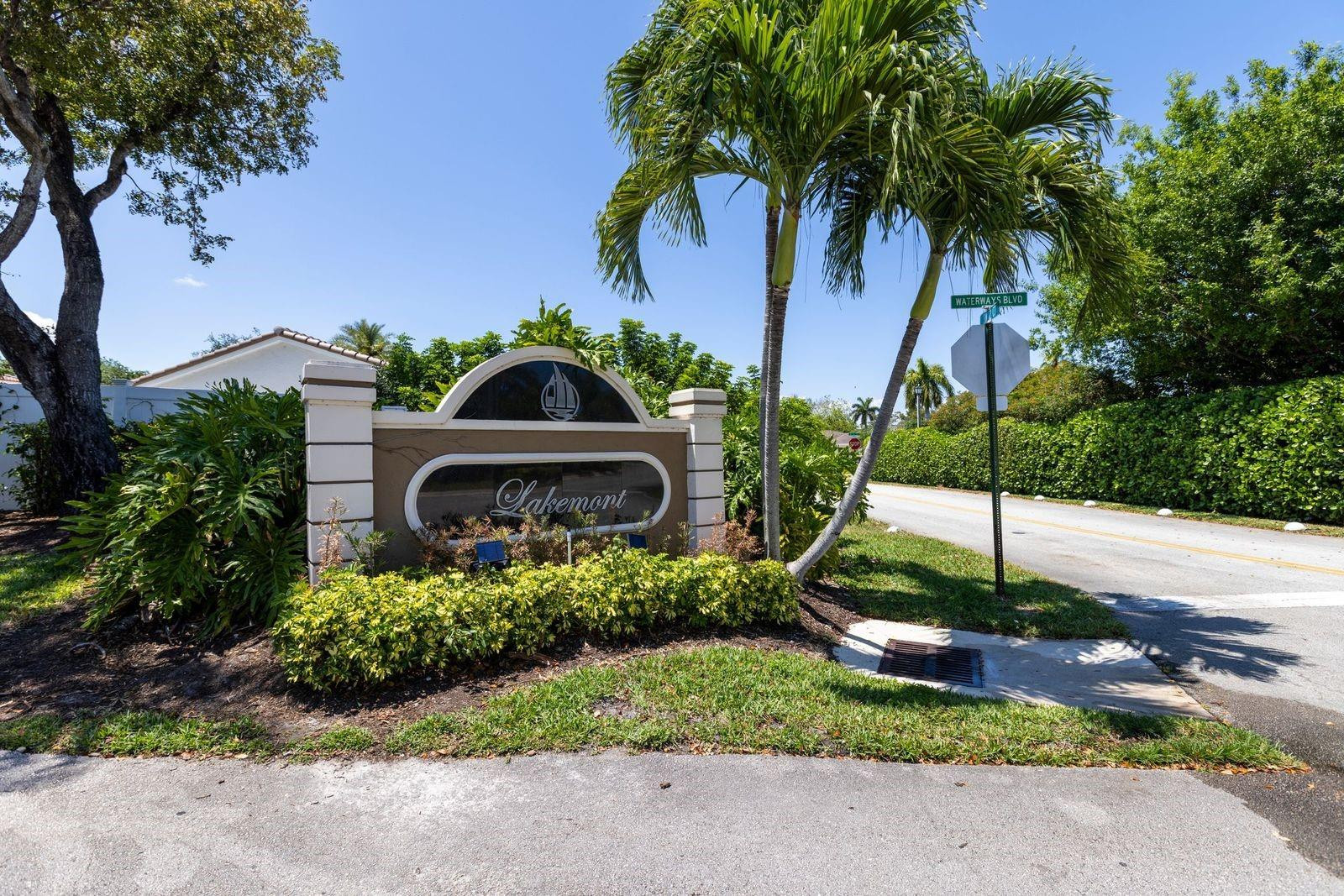 1218 SW 46th Ave