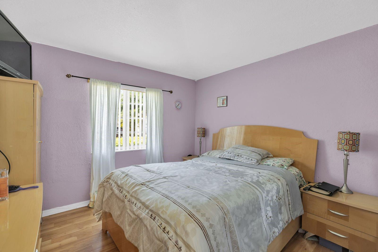 1218 SW 46th Ave