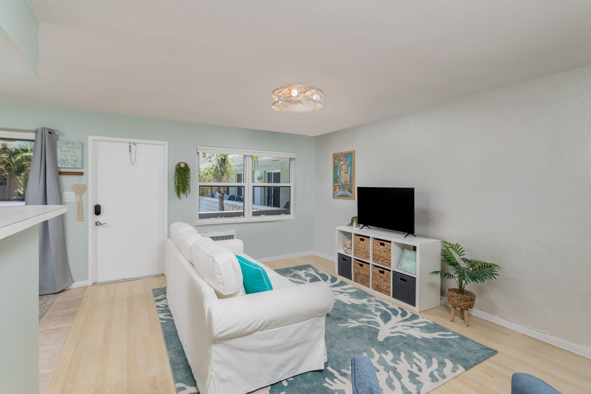 3230 NE 13th St 202