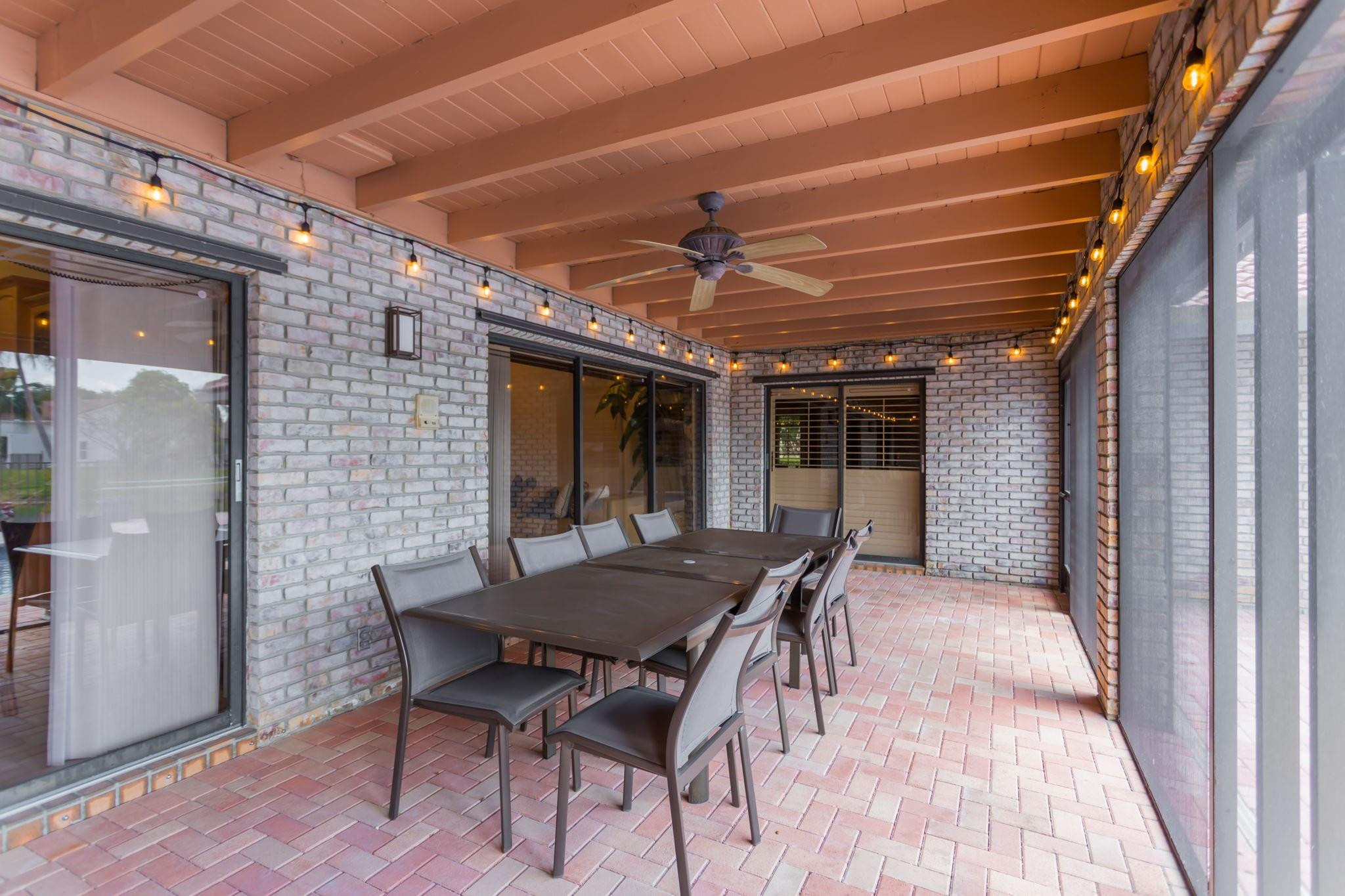 305 NW 111th Ave