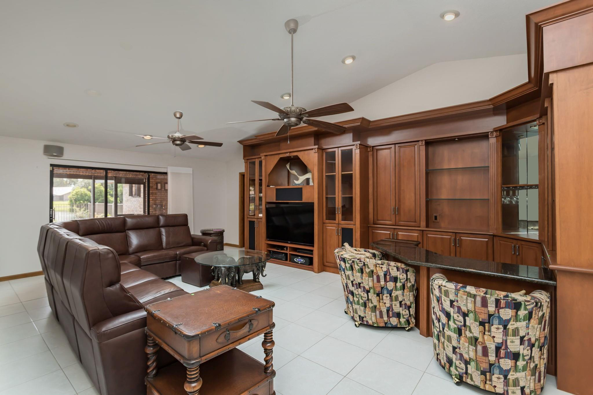 305 NW 111th Ave