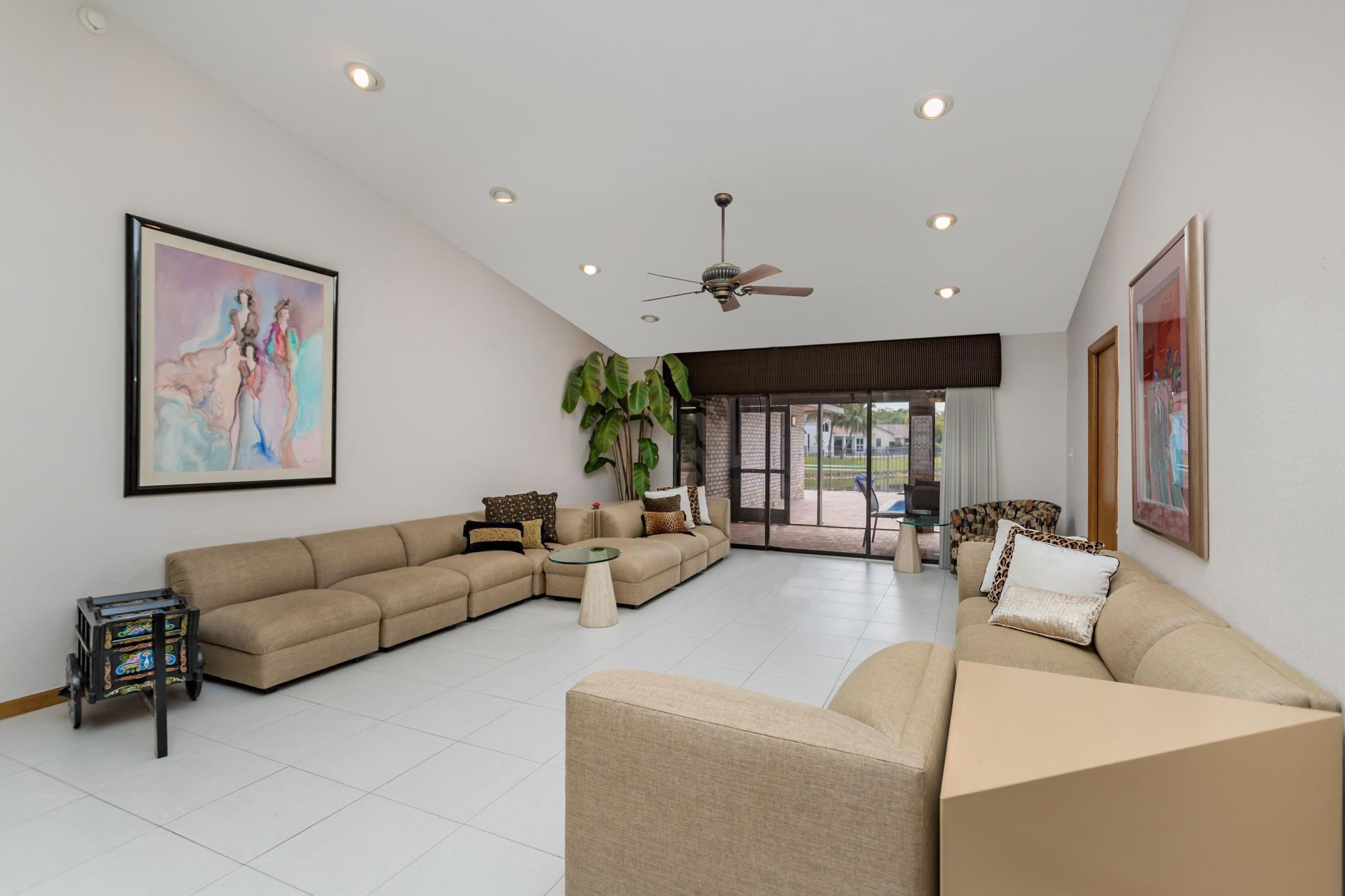 305 NW 111th Ave