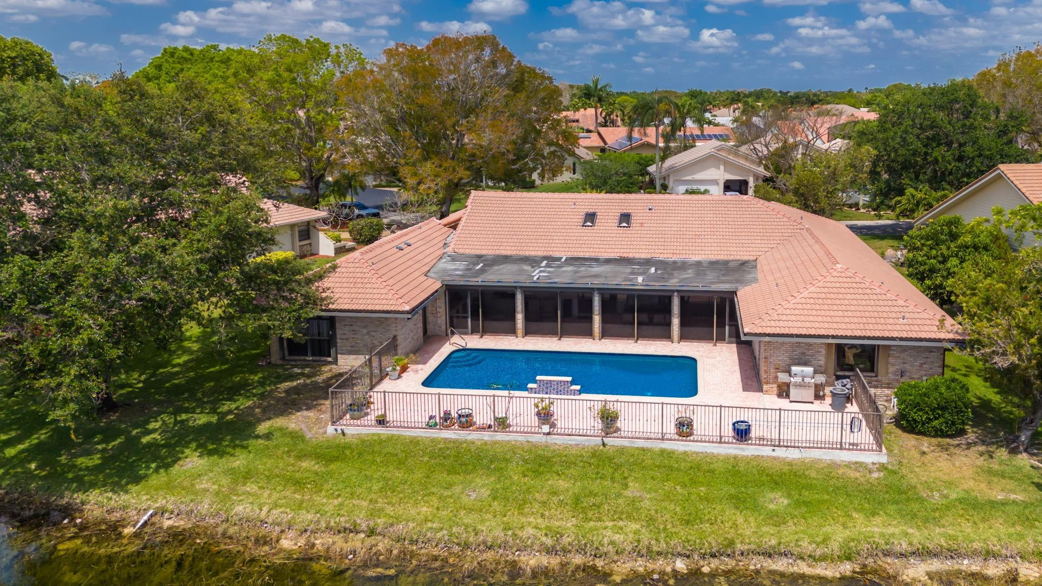305 NW 111th Ave