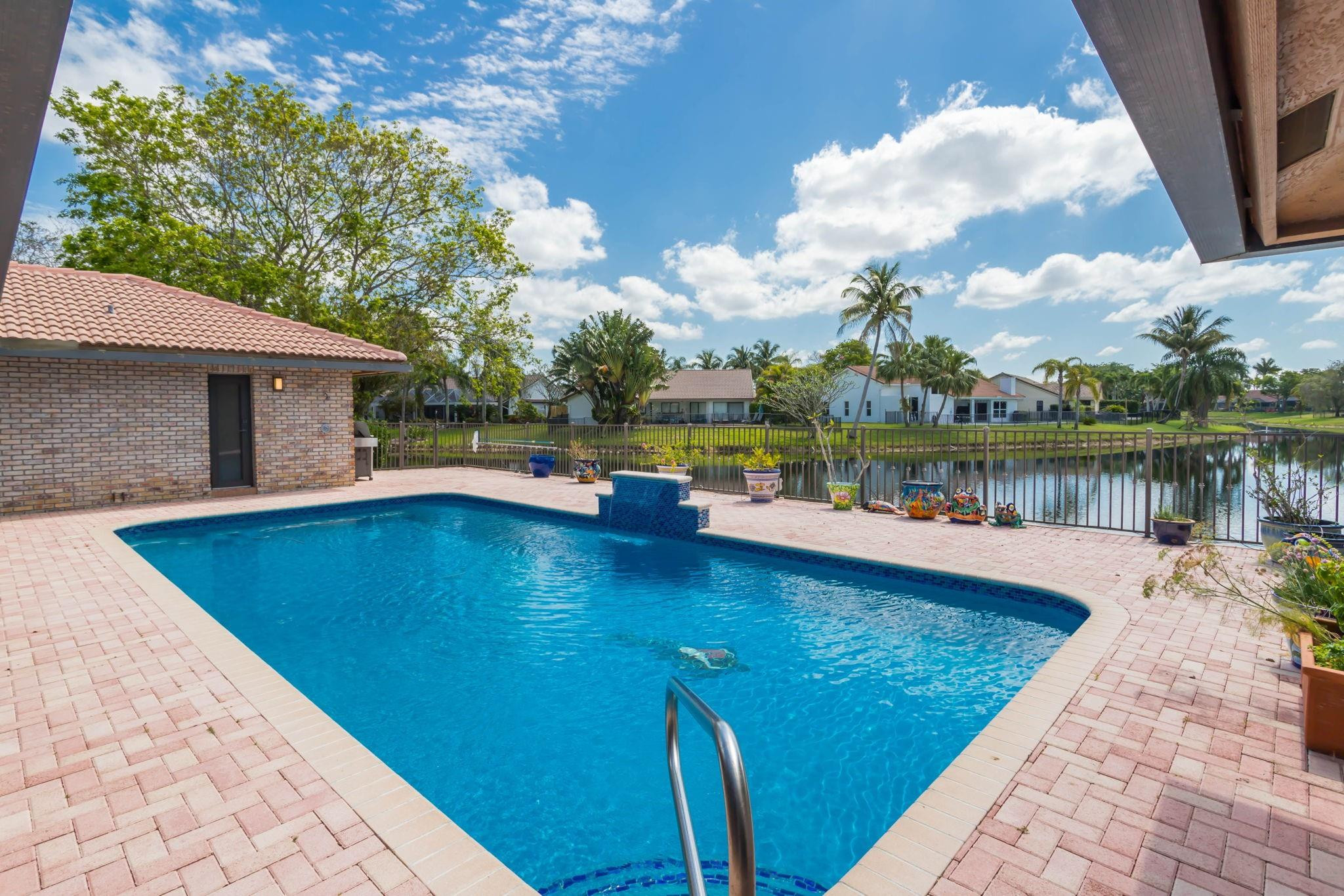 305 NW 111th Ave