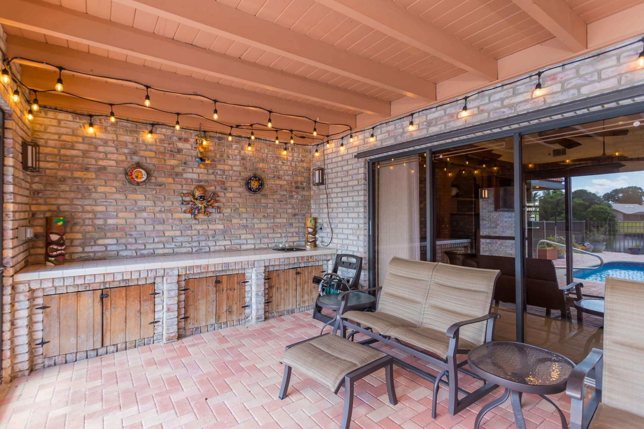 305 NW 111th Ave