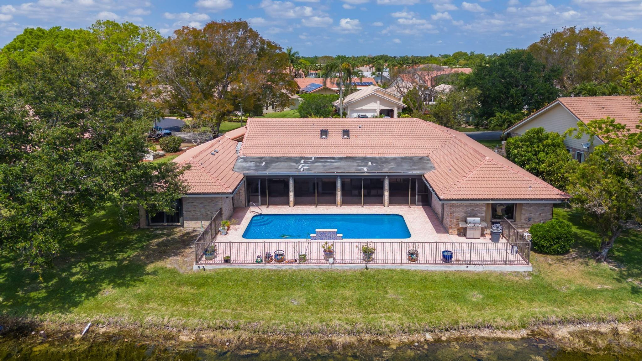 305 NW 111th Ave