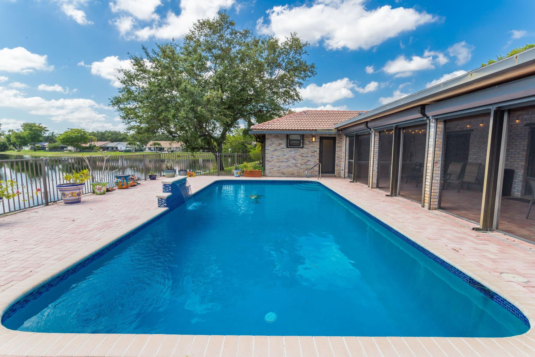 305 NW 111th Ave