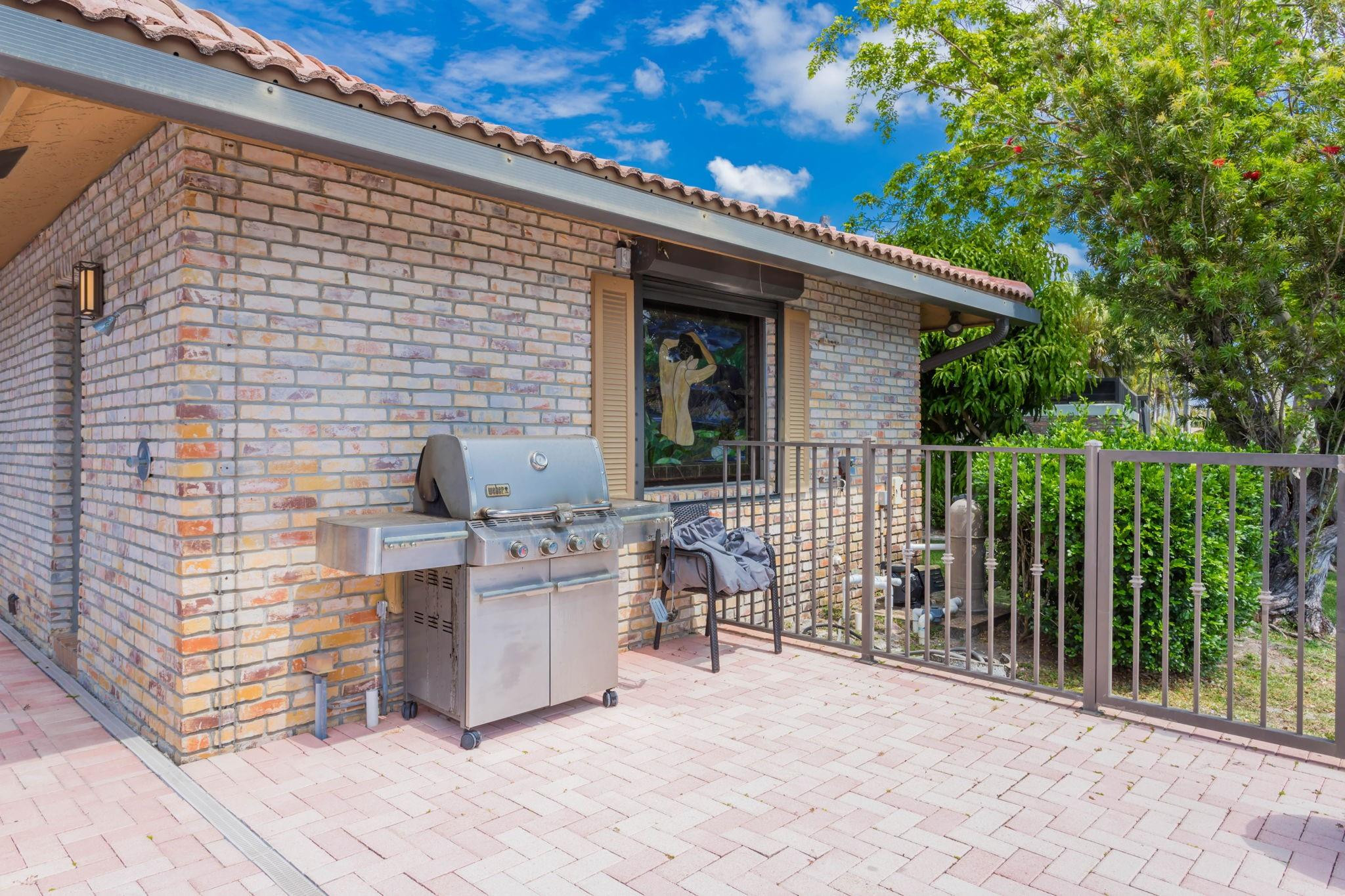 305 NW 111th Ave
