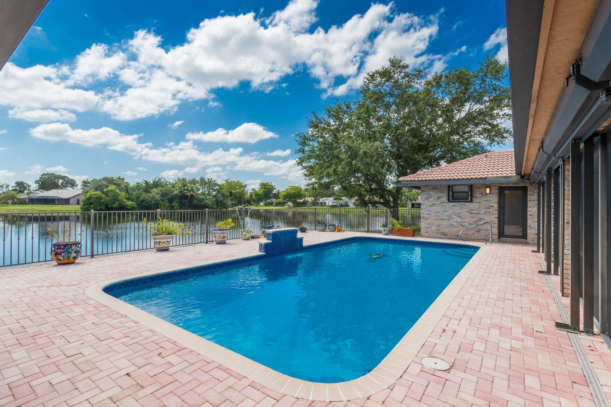 305 NW 111th Ave