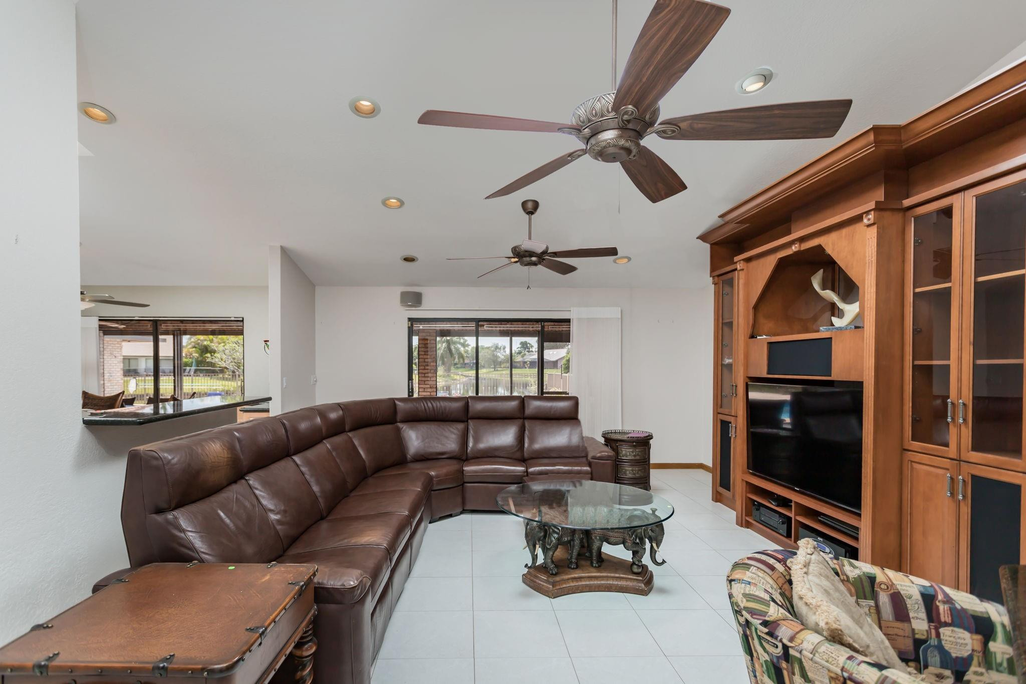 305 NW 111th Ave