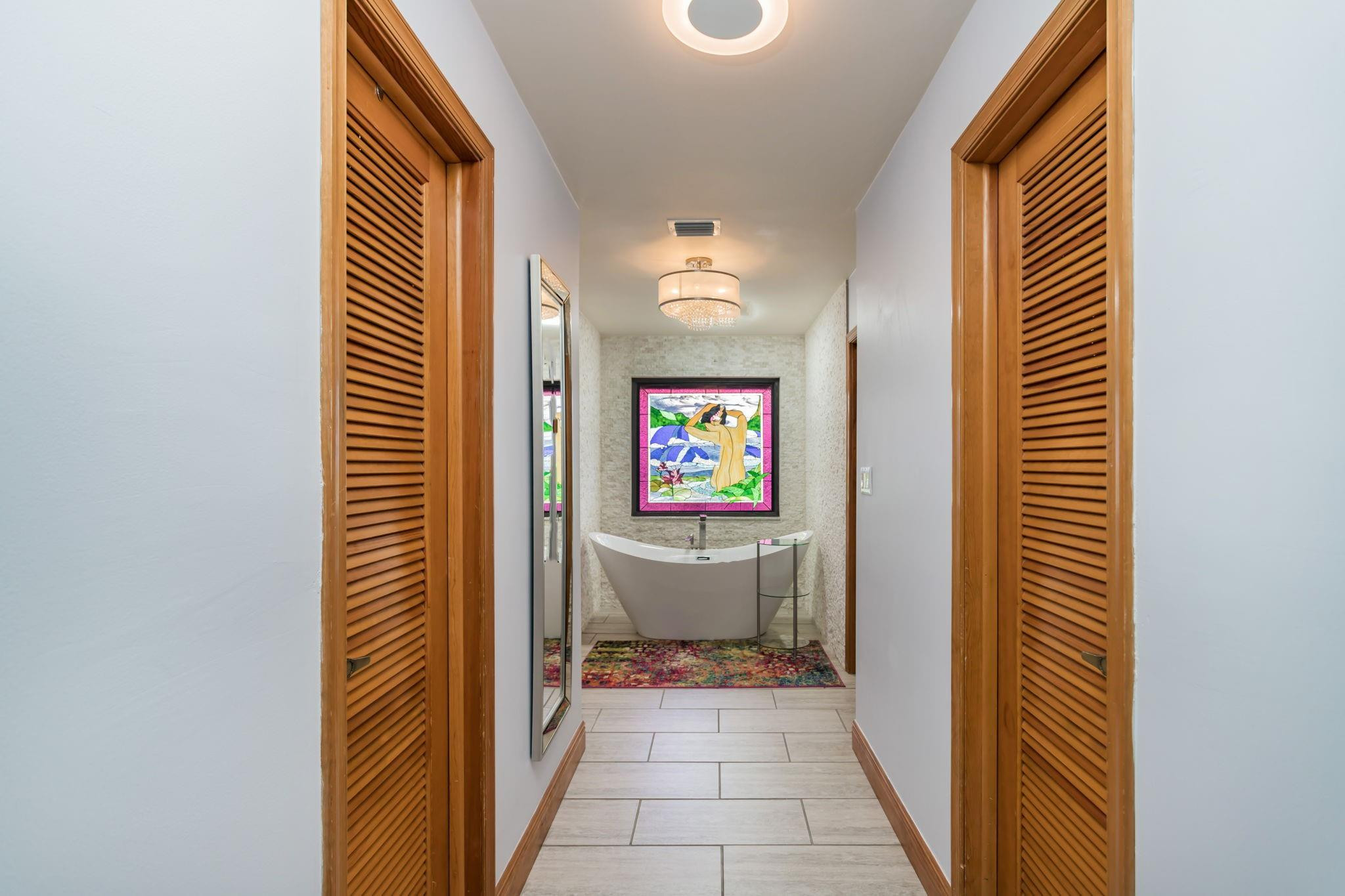 305 NW 111th Ave