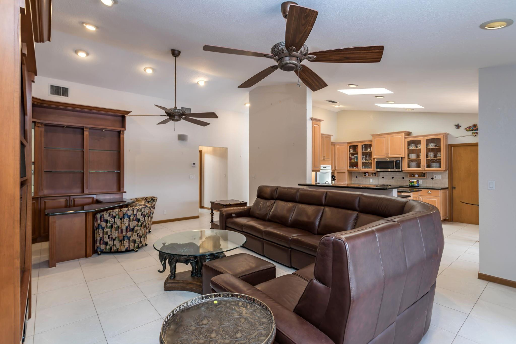 305 NW 111th Ave