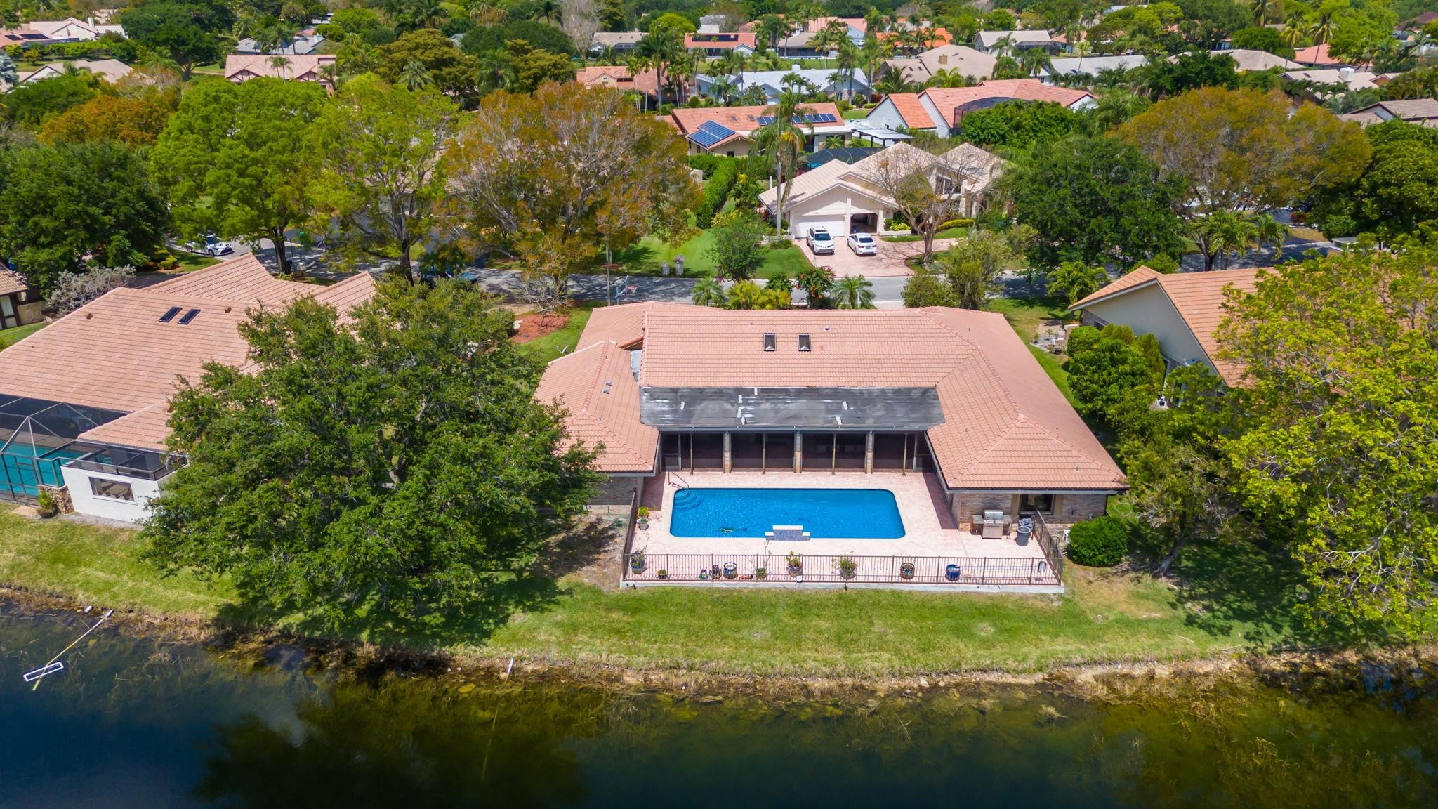 305 NW 111th Ave