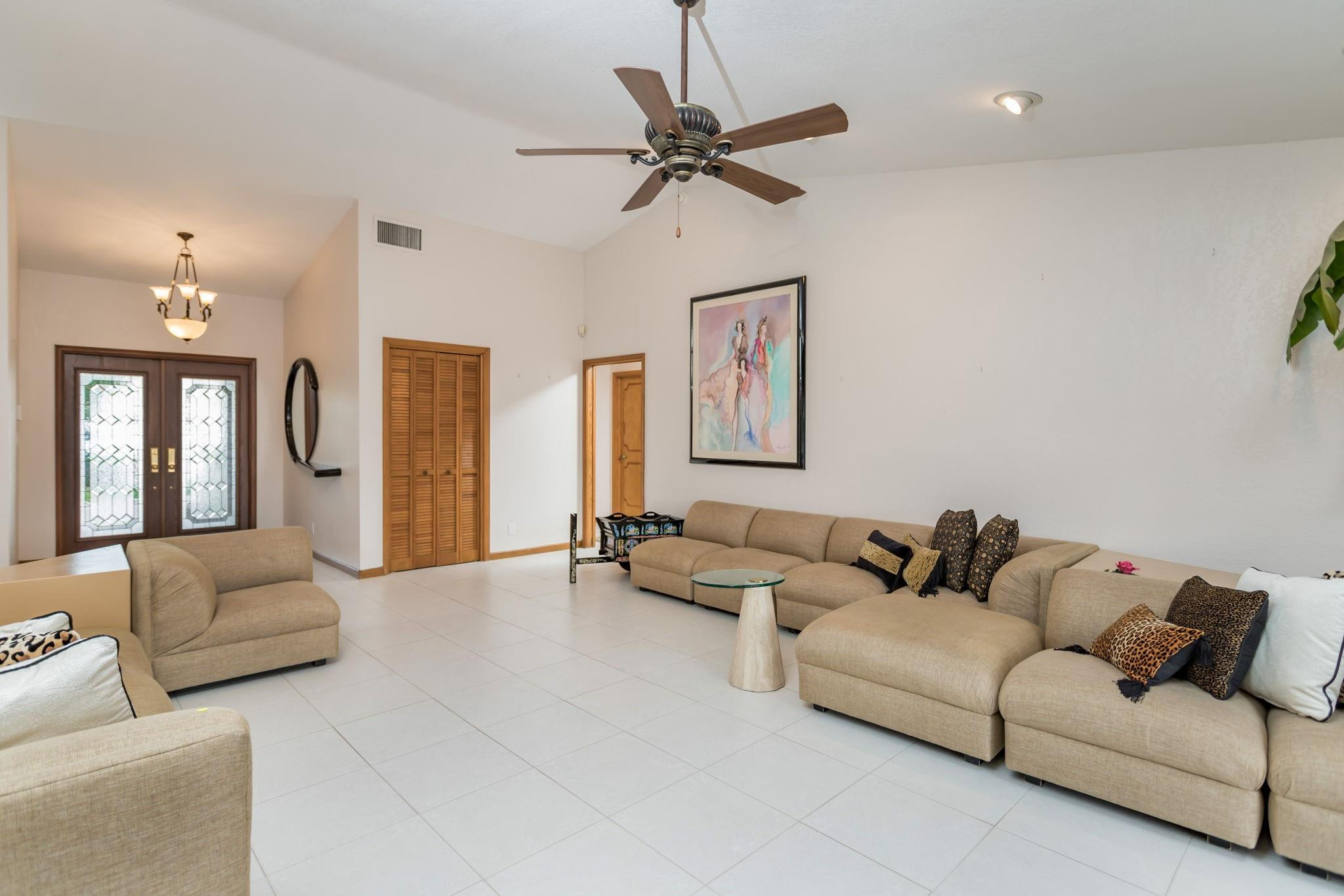 305 NW 111th Ave