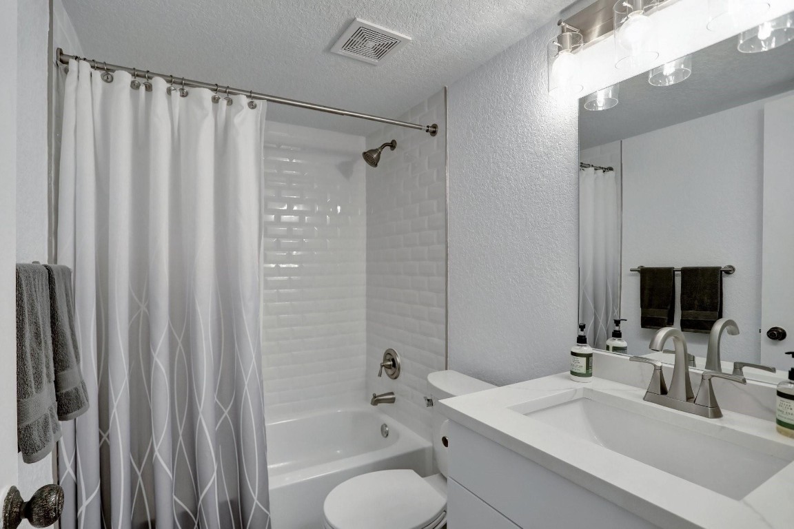 5618 Coral Lake Dr 206