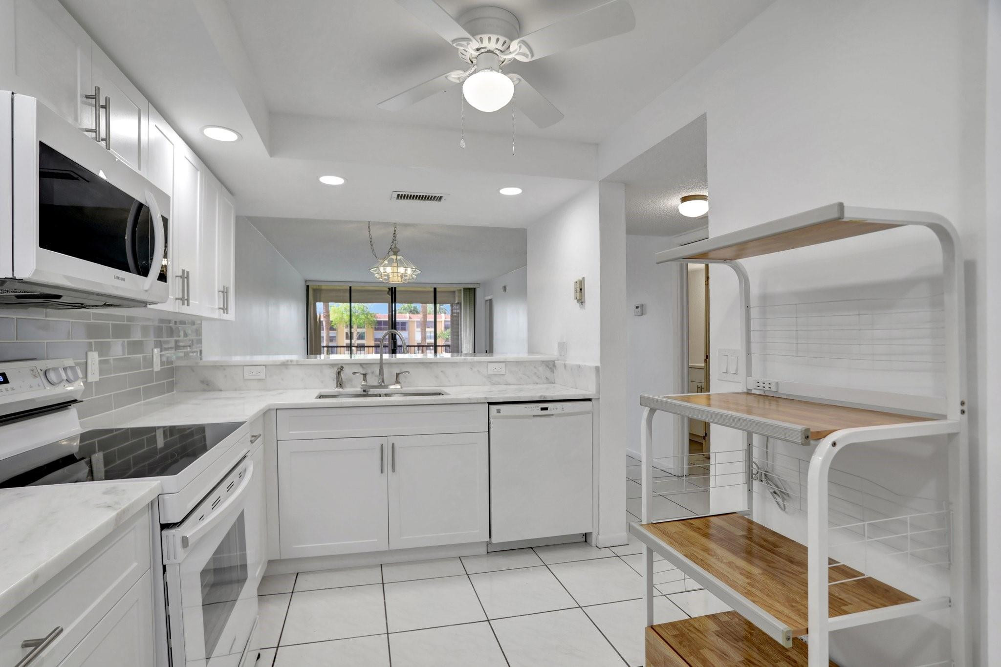 5618 Coral Lake Dr 206