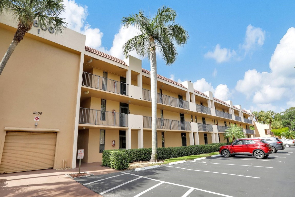 5618 Coral Lake Dr 206